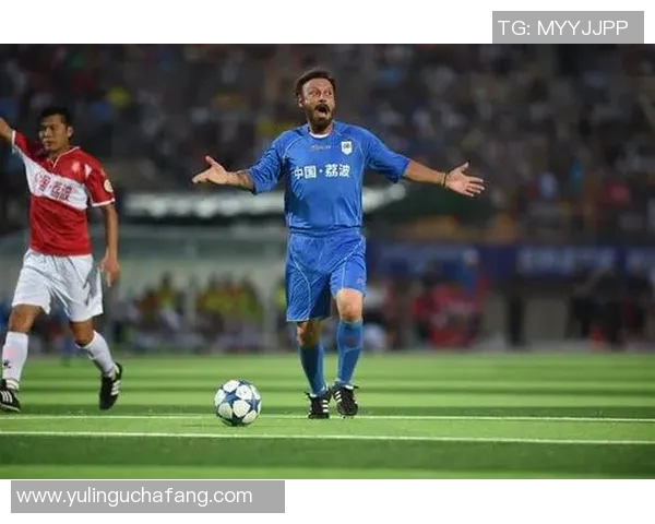 新老足球明星对比盘点谁是当今足坛的风云人物与传奇巨星