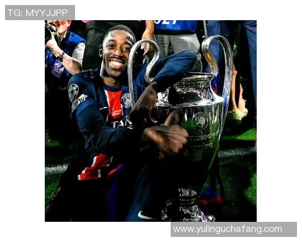 黄色长发的足球明星在绿茵场上的传奇故事与辉煌成就 黄色长发的足球明星在绿茵场上的传奇故事与辉煌成就