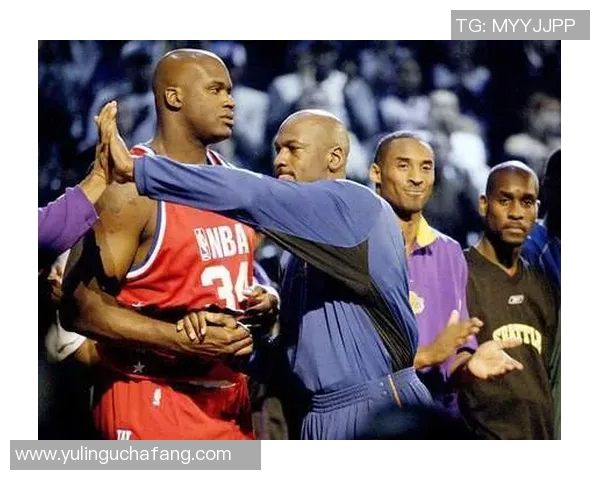 明星同乐会篮球运动员齐聚一堂展现激情与友谊的精彩瞬间