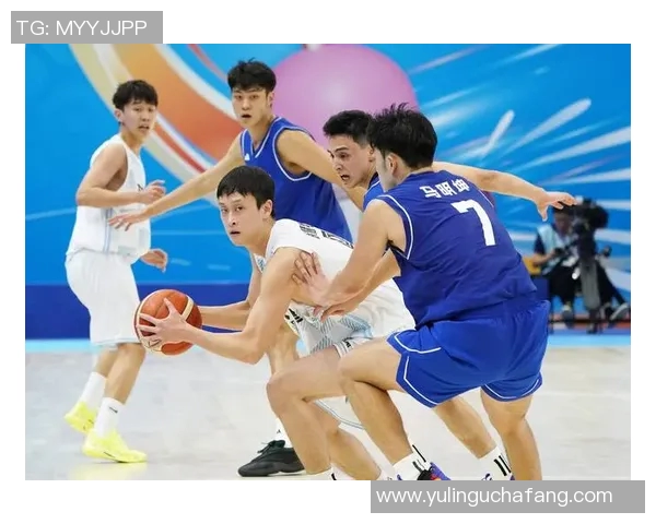 篮球明星目睹篮球火焰燃烧激情瞬间引发全场热潮